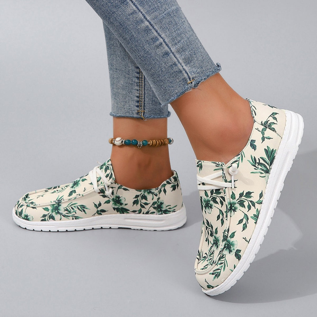 Printed Round Toe Flat Sneakers