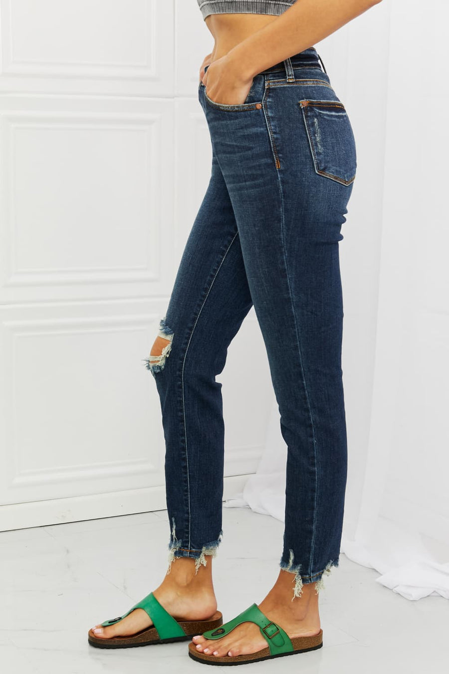 Judy Blue Melaney Full Size Mid Rise Distressed Relaxed Fit Jeans