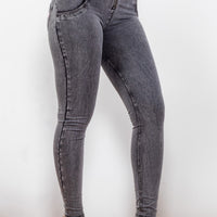 Zip Closure Skinny Jeans with Pockets