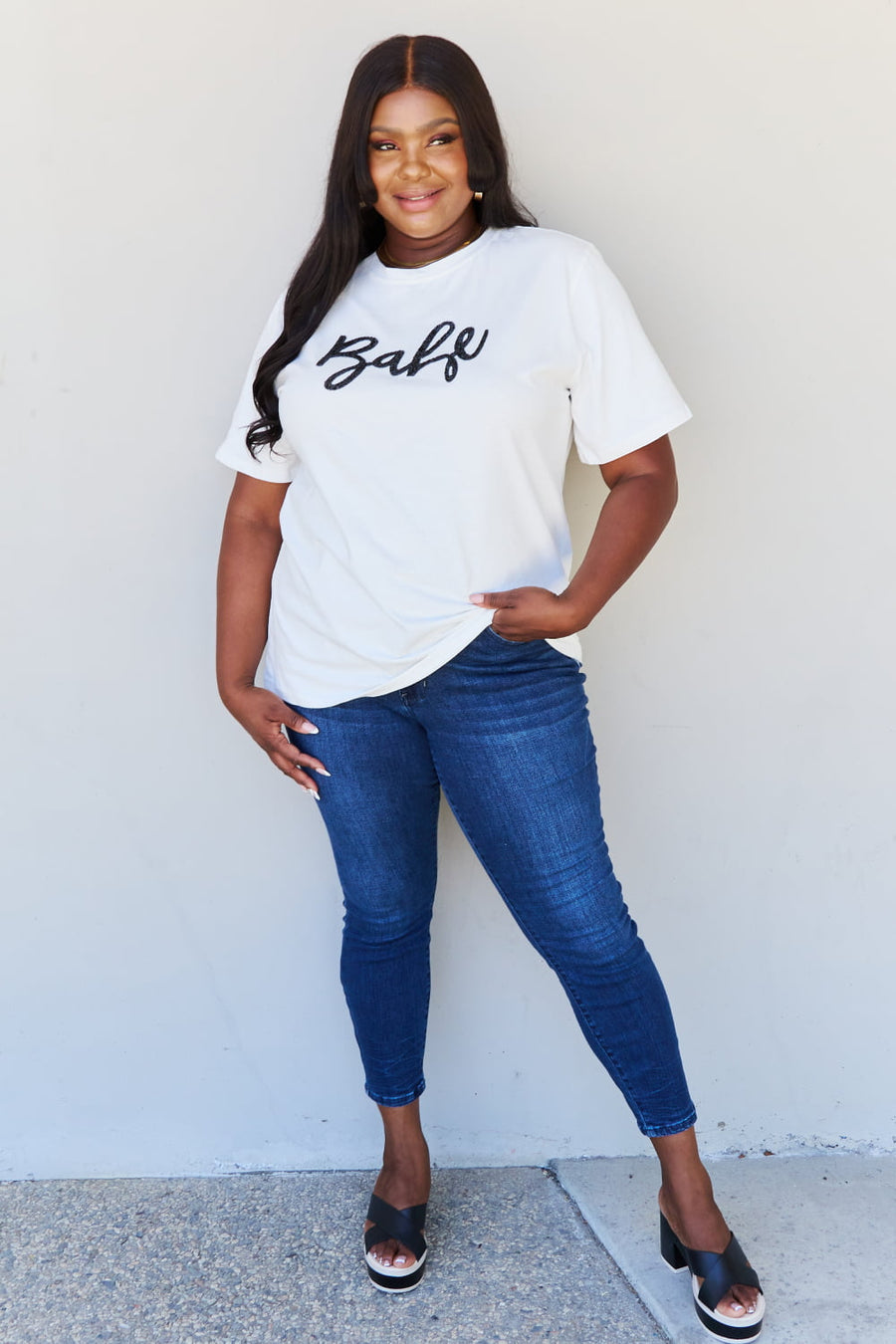 Davi & Dani "Babe" Full Size Glitter Lettering Printed T-Shirt in White