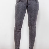 Zip Closure Skinny Jeans with Pockets