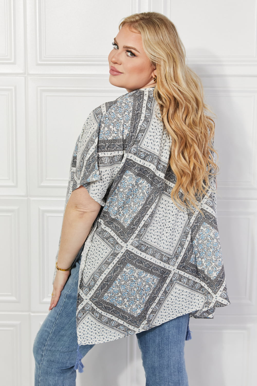 Justin Taylor Paisley Design Kimono in Gray