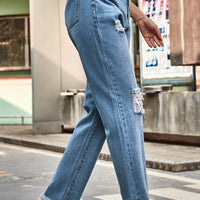 Distresssed Buttoned Loose Fit Jeans