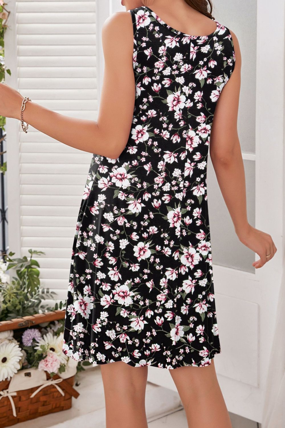 Printed Round Neck Sleeveless Dress